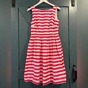 Lilly Pulitzer Eryn fit and flare dress 100% cotton with two side pocket size 10